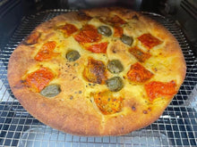 將圖片載入圖庫檢視器 Focaccia ⭐️香草麵包 配車厘茄和橄欖 with tomatoes &amp; olives - 250g [🧊急凍]
