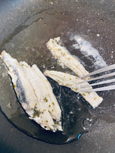 將圖片載入圖庫檢視器 🐟 Marinated Anchovy 酒醋醃 西西里鯷魚柳 - 60g [超特價offer，因過了best before。素質仍然好好]
