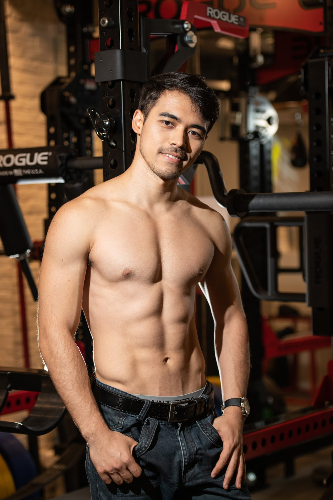 Personal Training 私人訓練：肌肉&力量訓練、體重管理、拉筋、痛症治療、倒立